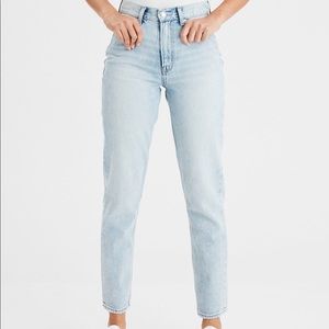 American Eagle | mom jeans | light wash